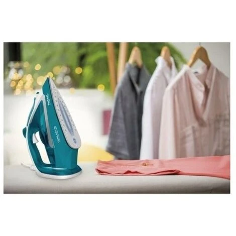 Tefal EasyGliss Plus FV5737 Ferro Da Stiro A Secco E A Vapore Durilium 2500W Turchese/Bianco 2 Tefal EasyGliss Plus FV5737 Ferro Da Stiro A Secco E A Vapore Durilium 2500W Turchese/Bianco - immagine 2